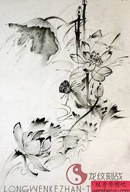 Un grup de populars i bells manuscrits de tatuatges de lotus de tinta