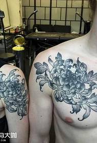Pattern ng tattoo ng dibdib daisy