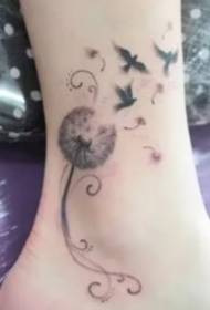 Exquisite and literary small fresh dandelion tattoo pictures