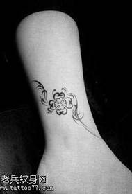 Leg clover vine totem tattoo pattern