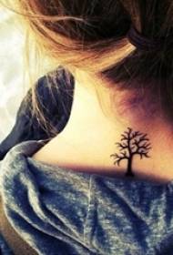 Κορίτσι λαιμό πίσω από μαύρες αφηρημένες γραμμές φυτών ξηρά κλαδιά τατουάζ εικόνες