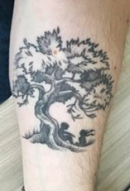 Cholewka chłopca na czarny szary punkt cierń streszczenie linii roślin duże drzewo tatuaż obraz