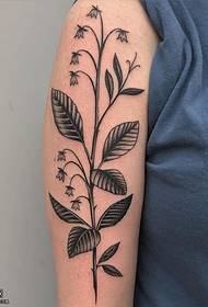 Shoulder plant tattoo pattern