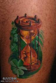 Leg color hourglass four-leaf clover tattoo pattern