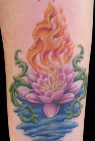 Ročno barvni plamenski vzorec tatoo lotosa