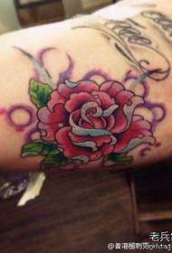 A beautiful pop rose tattoo pattern