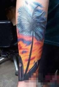 Įvairūs saulėlydžiai, tokie kaip Dano nudažyti saulėlydžio peizažo tatuiruotės modeliai