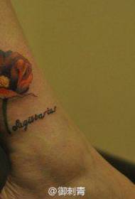 Bonic patró de tatuatges de roselles a les cames