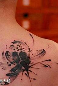 Patrón de tatuaje de loto acuarela trasera