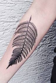 12 малки модели на татуировки на листа, свързани с есента