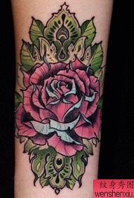 Paže krásne pop nové školy ruže tetovanie vzor