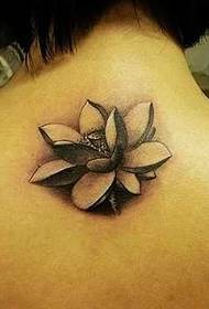 Patró de tatuatge de lotus a l'esquena