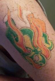 Trèvol i patró de tatuatge de bandera irlandesa