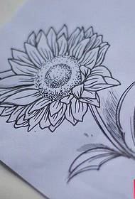 Tattoo show, recommend a sunflower tattoo manuscript