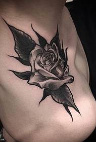 Abdominal klassisk rose tatoveringsmønster