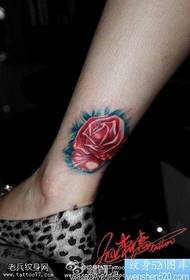 Leg rose tatuointikuvio