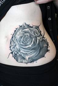Sexy maganda ang itim at puting rosas na tattoo