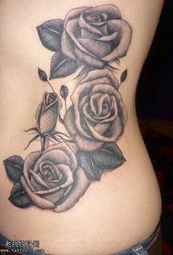 Uzorak tetovaže crne sive ruže