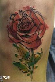Wzór tatuażu róży