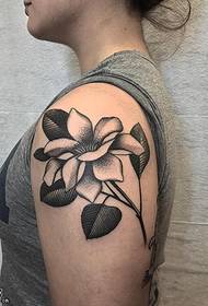 Shoulder plant rose tattoo pattern