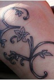 Květina a révy tetování vzor