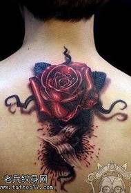 Задній малюнок татуювання троянди