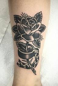 Lille arm rose tatoveringsmønster