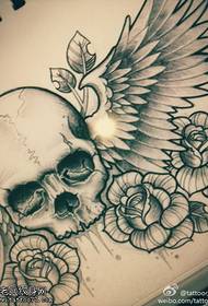 Krídla vážok ruže tetovanie rukopis vzor