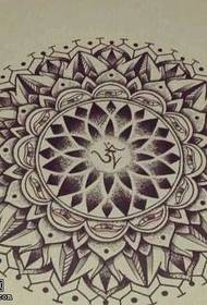 Manuscrit beau motif de tatouage à la vanille
