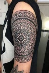 Écolier, bras, sur, point noir, tatouage, ligne géométrique, créatif, fleur, tatouage, image