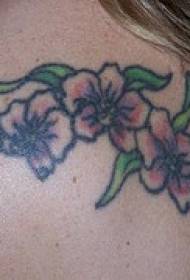 Tre fargede blomster tatoveringsdesign