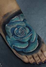 Синяя роза тату на ноге