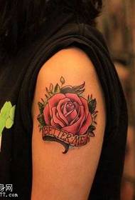 Arm rose tattoo patroon