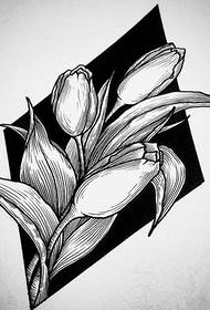 Siyah ve beyaz renk çiçek dövme el yazması