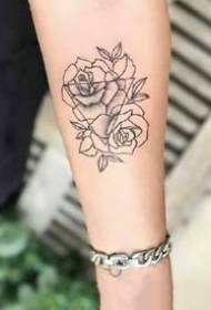 9 малки свежи красиви малки рози татуировки дизайн