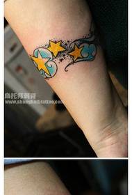 Fete bratele pop frumos litere și stele model de tatuaj luna
