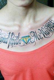 Tatuatge de tatuatges de flors populars de bonica noia al pit