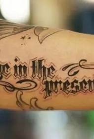 Dažādi swashes burtu tetovējuma raksti