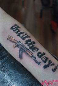 Cf gun letterfoto van die tatoeëring