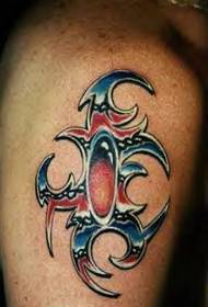 Племенски узорак тетоваже у боји металне текстуре