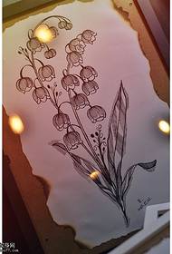 Χειρόγραφο κλασσικό floral τατουάζ μοτίβο