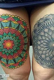Leg thorn flower totem tattoo pattern