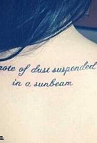 Gaivi asmenybė ant nugaros, angliškas tatuiruotės raštas