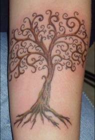 Bel modello di tatuaggio ad albero