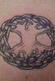 Modèle de tatouage arbre combinaison noeud celtique