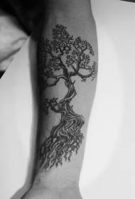 Padrão de tatuagem de árvore grande preta linda