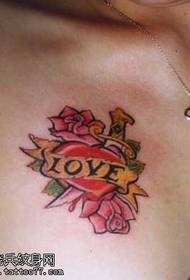 Sirds ziedu, angļu tetovējuma raksts