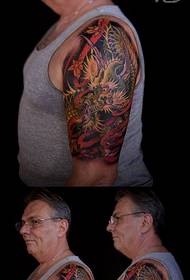 ерлер классикалық әдемі түсті айдаһар татуировкасы үлгісі