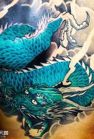 Rindkere sinise draakoni tätoveeringu muster