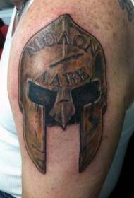 Рамена боја Реалистичен воинот кацига тетоважа со букви